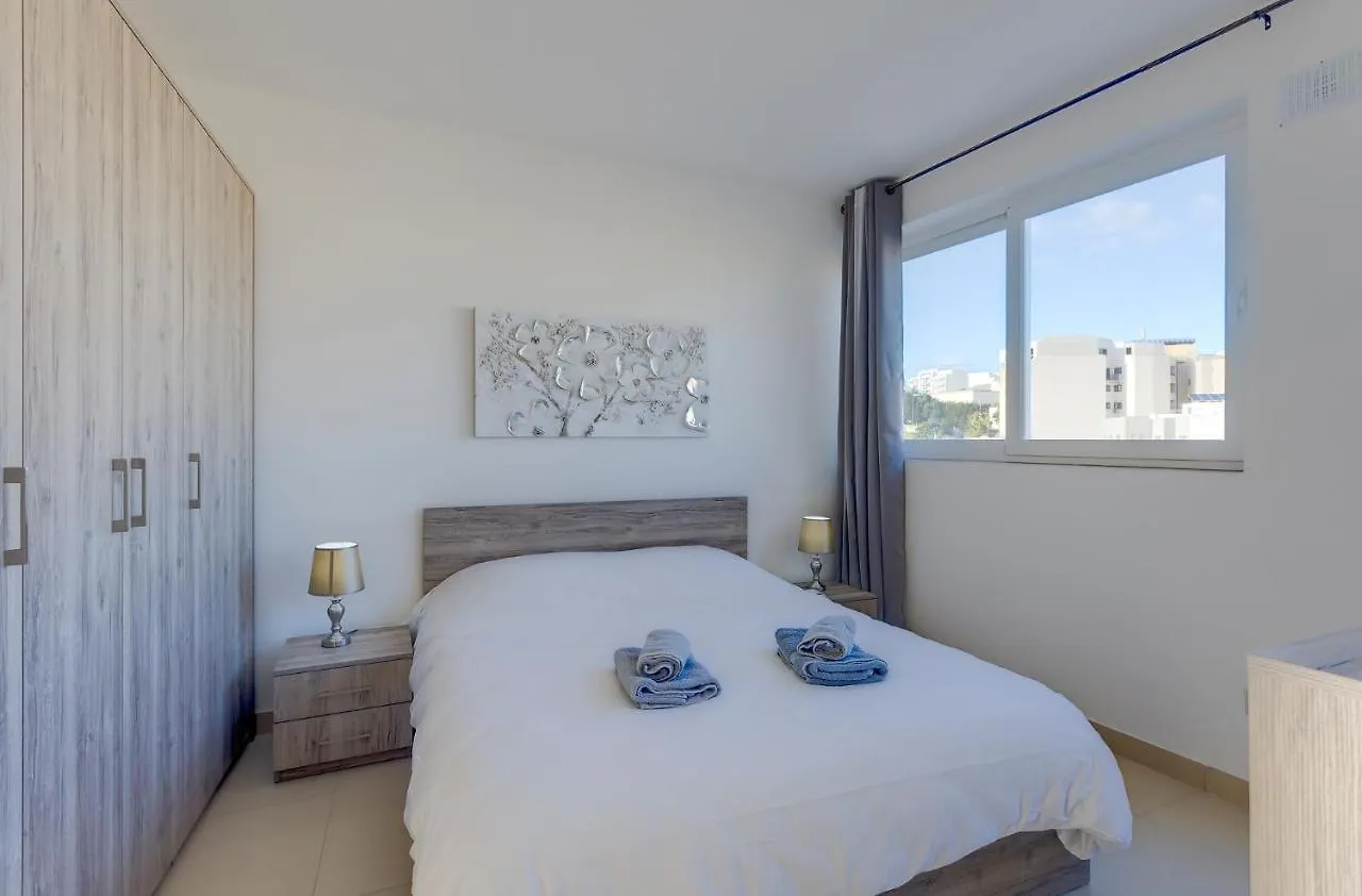 Apartment Centric And Modern Penthouse Close To Amenities Msida Malta